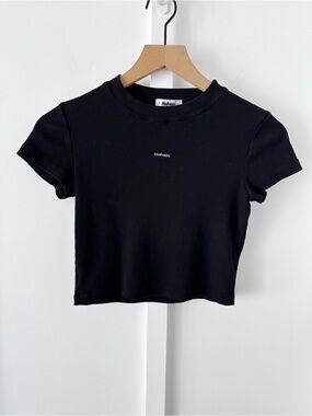 MADHAPPY black classic rib baby tee